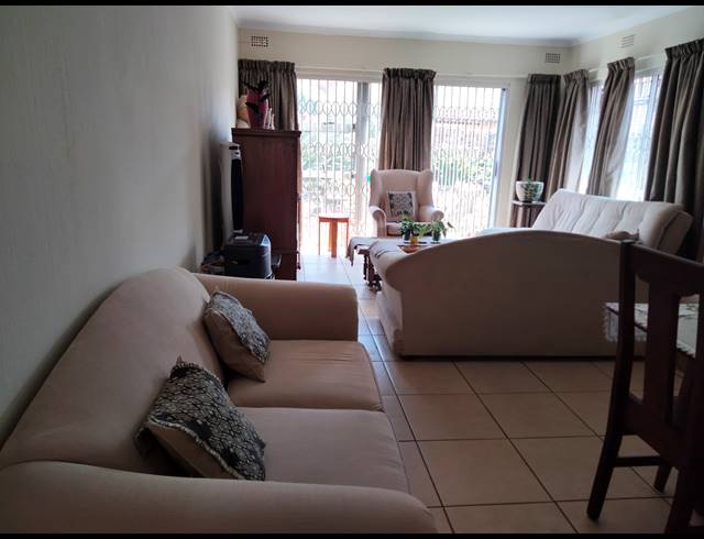 2 BEDROOM TOWNHOUSE FOR SALE IN BROMHOF